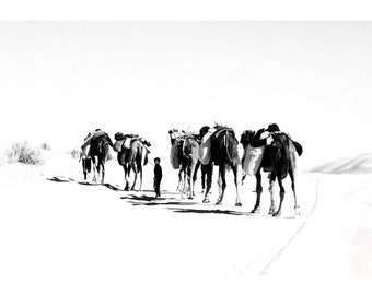 Affiche de chameau noir et blanc / Photographie de voyage en Afrique / Art mural de chameaux / Impression photo Afrique / BW Desert Decor / Printable Télécharger