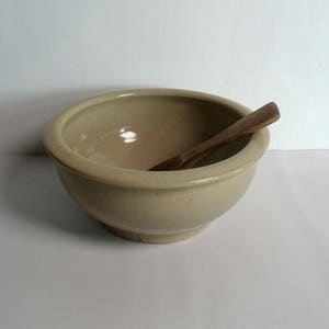 Ceramic mixing bowl - Japanese antique - creamy beige - country kitchen - vintage kitchen - WhatsForPudding #1806