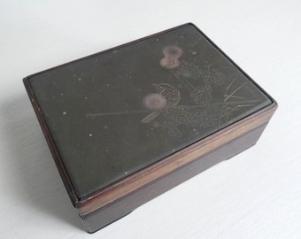 Lidded wooden box - Japanese antique - rosewood - bird and chrysanthemum - hand carved - WhatsForPudding #4016
