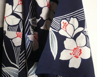 Japanese vintage yukata - women's summer cotton kimono - white lilies - printed - navy blue - WhatsForPudding #3532