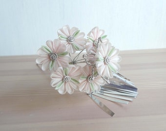 Vintage kanzashi - hair stick - Tsumami kanzashi (silk fabric hair ornament) made in Kyoto - pale pink floral - WhatsForPudding #3467