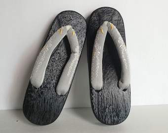 Wooden clogs, "geta" - Japanese vintage - black lacquered - fabric thongs - willow - vintage new -  WhatsForPudding #3835