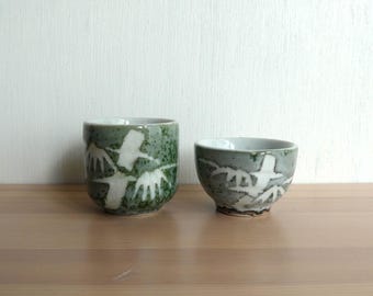 Japanische Vintage Keramik Sake Tassen - 2er-Set - Bambus - Schnapsglas Größe kleine Tassen - WhatsForPudding #3875