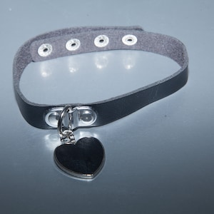 Herz Anhänger Halsband niedlicher CHOKER in schwarz, emo punk kawaii