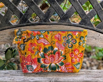 Quilted Floral Makeup Bag/Zipper Pouch