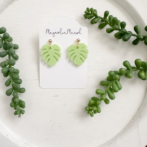 Acrylic Earrings, Boho Earrings, Monstera Earrings, Light Green Earrings, Summer Earrings, Tropical Vacation Earrings, Palm Leaf Earrings