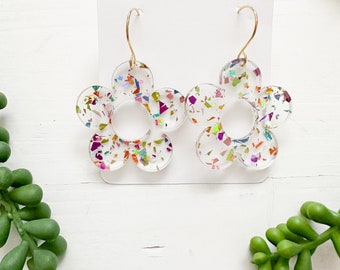 Daisy Flower Earrings, Acrylic Rainbow Confetti Glitter Earrings, Lightweight Earrings for Girls, Spring Earrings, Gift for Mothers Day