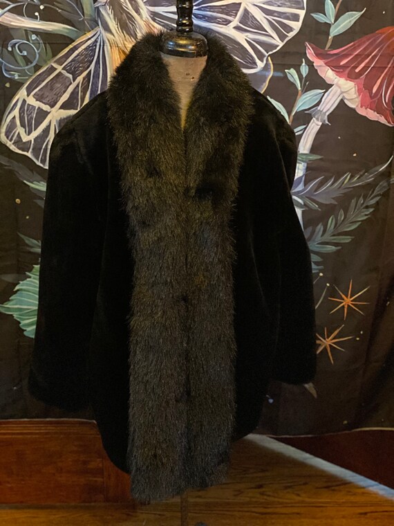 Breathtaking  vintage Monterey Faux fur glamorous 
