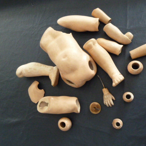 Mains Jumeau pour poupées anciennes JUM 4 Antique doll
