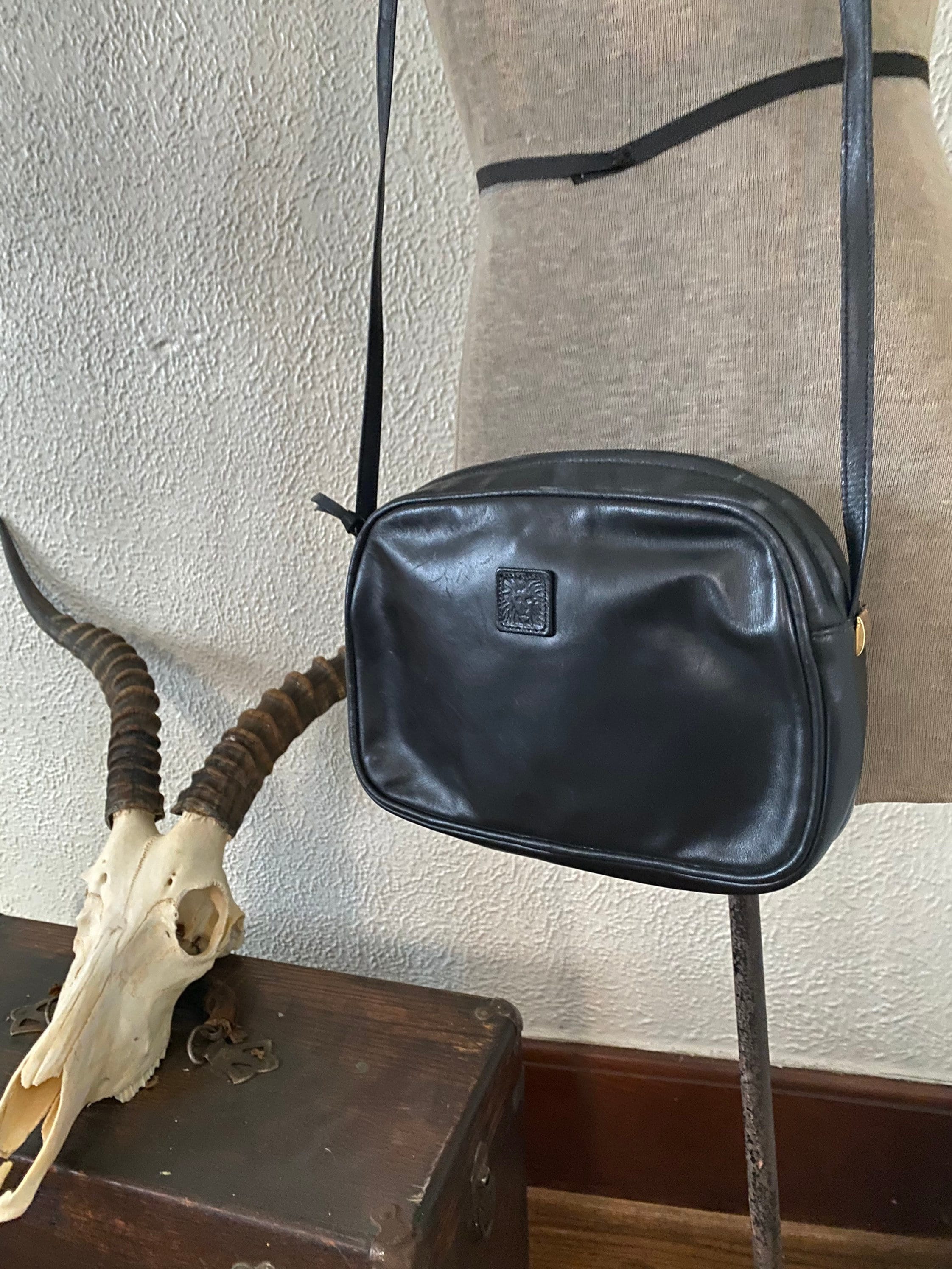 Anne klein black leather purse hotsell