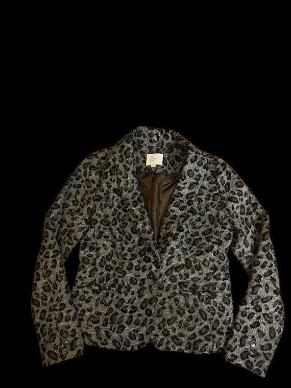 Lovely vintage Ann Taylor Loft leopard print knit 