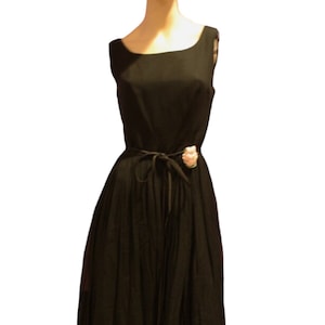 SALE breathtaking circa 1950 black crushed silk and black lace 2 piece party dress with floral applique size small medium