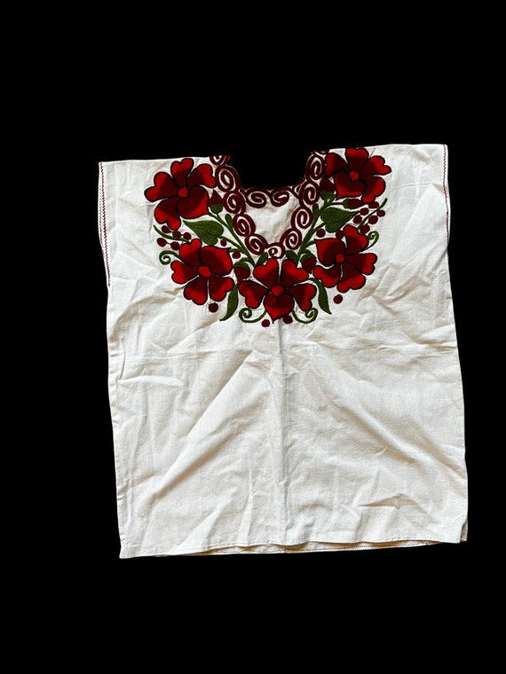 Stunning vintage soft scalloped embroidered flora… - image 1