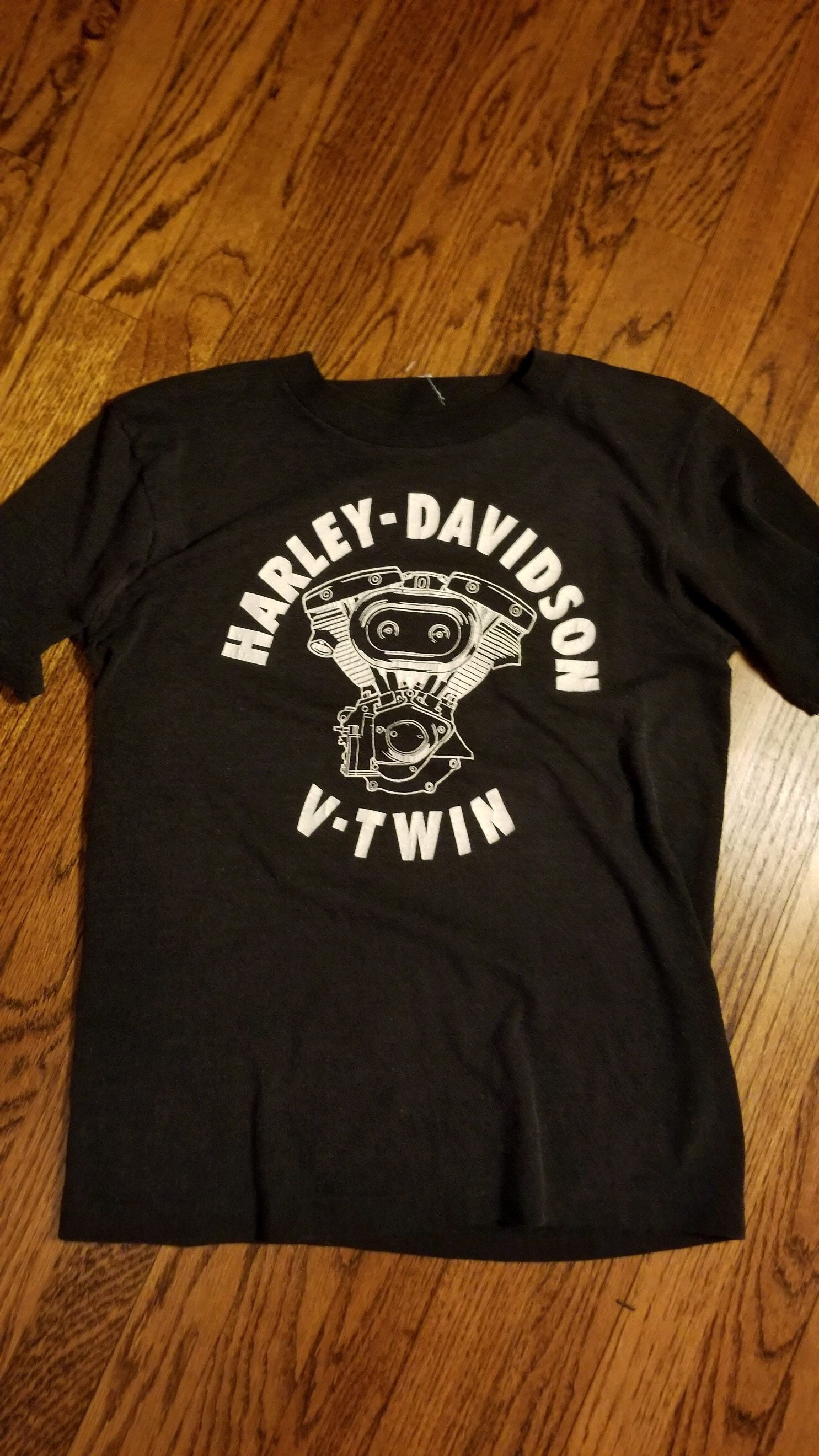 ★HARLEY-DAVIDSON COLLECTIONS★刺繍V-TWIN NYLON HALF SHIRTS Harley Davidson Men's Definite V-Twin Long Sleeve T-Shirt
