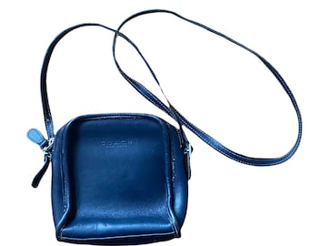 Breathtaking vintage rare authentic Coach  Bellini navy leather crossbody small purse 9139