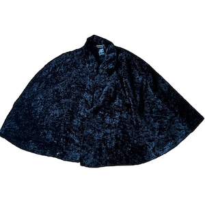 Foxy circa 1990 velvet short gothic cape size medium