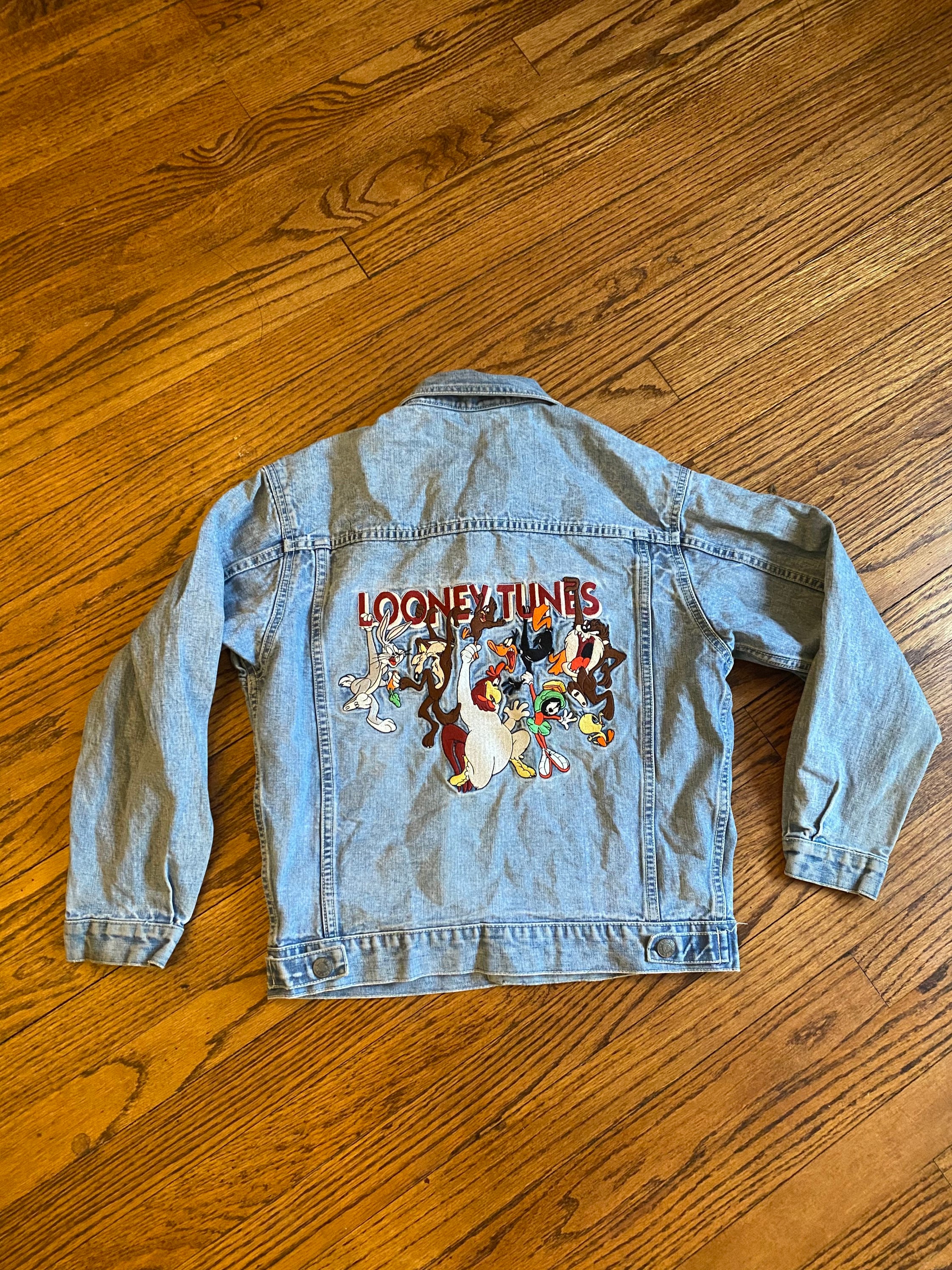 looney tunes ヴィンテージ ディズニー デニムジャケット gジャン ルーニーテューンズ デニムジャケット Gジャン - メルカリ