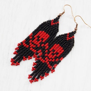 Crâne boucle d'oreille glandl Pirate boucles d'oreilles drapeau noir boucles d'oreilles horreur Goth boucles d'oreilles boucles d'oreilles red skull bijoux Bijoux Halloween bijoux Crossbones Bijoux image 1