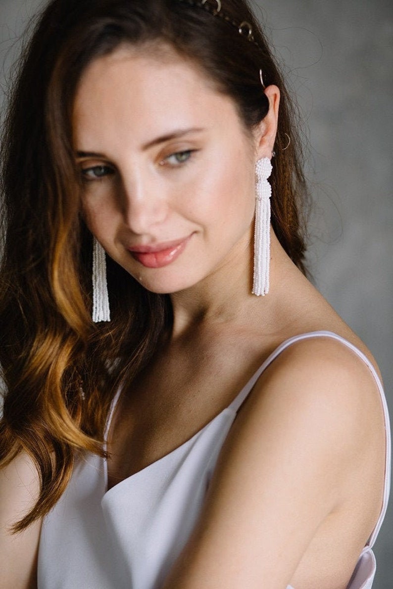 Comfortable clip on tassels white Long dangle clip on drops brides Statement earrings Oscar style wedding earrings Long pearl earrings image 2