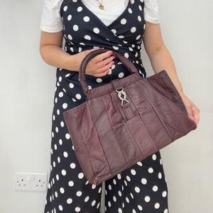 Vintage 70er Jahre Maroon Leder Grab Bag / Patchwork Leder Mini Hold-all