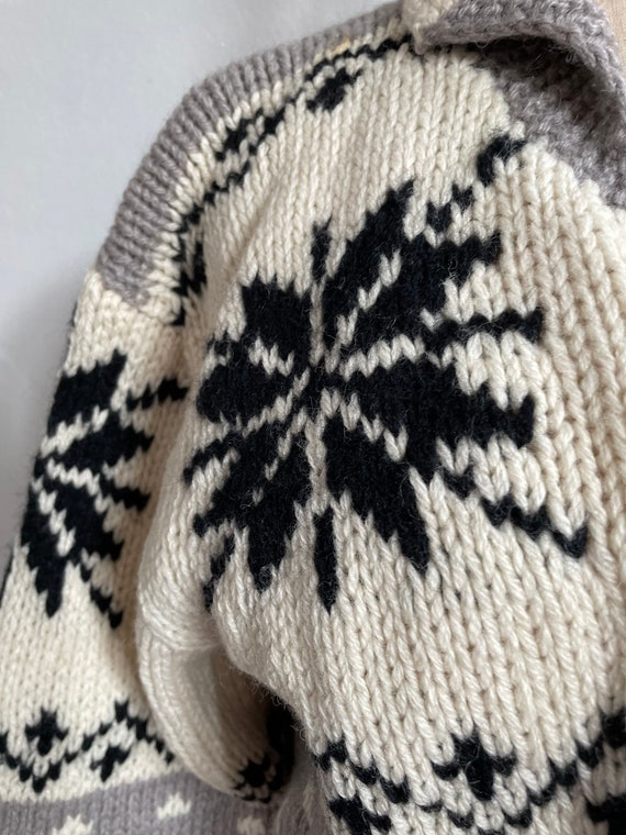Vintage grey hand knitted snowflake jumper zipper… - image 8