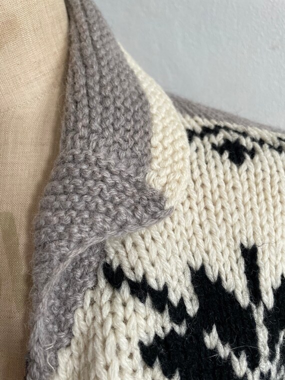 Vintage grey hand knitted snowflake jumper zipper… - image 6
