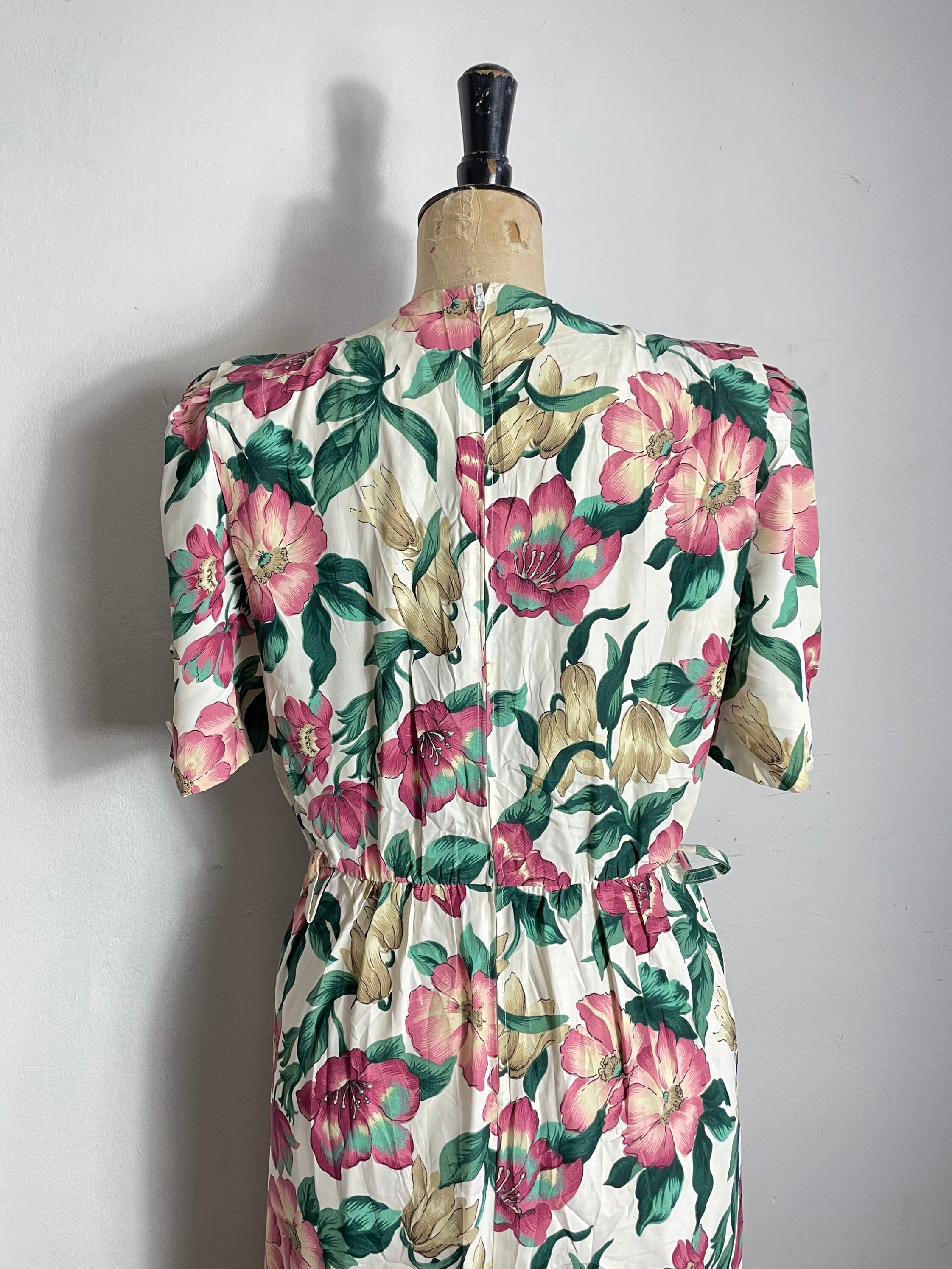 90s White Floral Grunge Dress With Lace Collar and Pockets