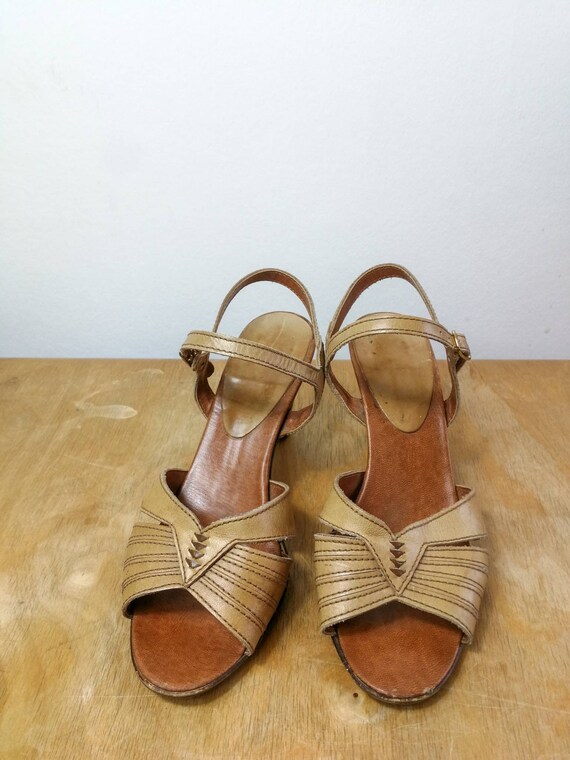 tan leather heels uk