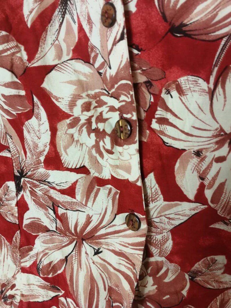 Maroon with cream flowers UK 16 90s Fitted Floral Blouse