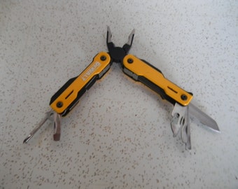 Couteau multi-outils 16 en 1 Dewalt