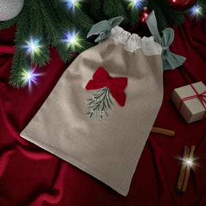 Christmas gift bag made of linen with embroidery - Fabric gift bag