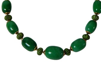 Chunky Green Marbled Beaded Necklace Graduating Size Oval Beads Vintage Jewelry