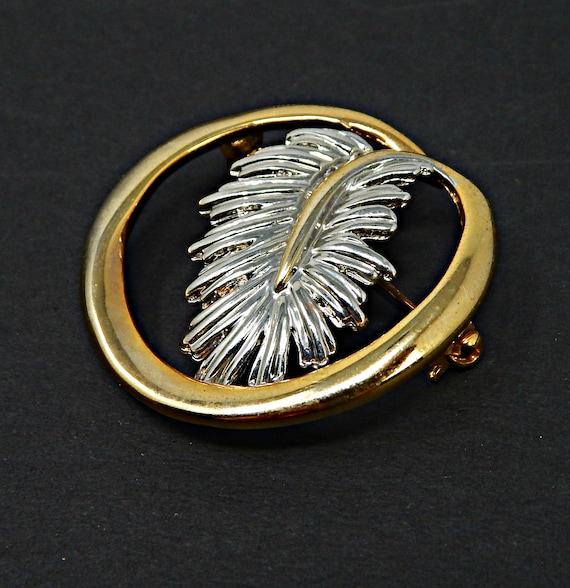 Silver Leaf Inside Gold Tone Circle Brooch, Vinta… - image 2