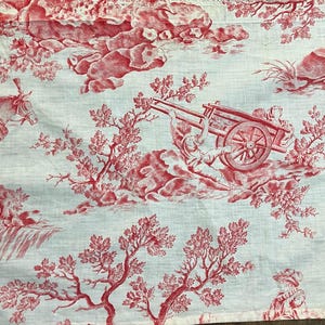 Linda peça de tecido de algodão francês "Toile de Jouy", estampado em vermelho e creme, por volta da década de 1930