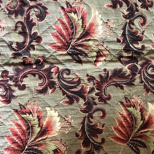 Beautiful French quilted nineteenth century pelmet