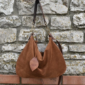 Sac à bandoulière en daim / Sac hobo en cuir / Sac en daim couleur tabac image 1