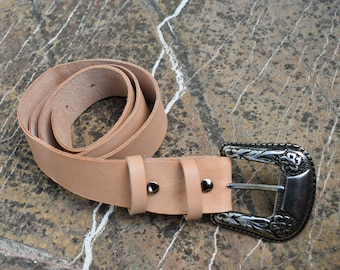 Ceinture en cuir teint à la main avec grande boucle pour femme