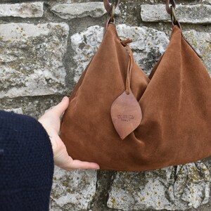 Sac à bandoulière en daim / Sac hobo en cuir / Sac en daim couleur tabac image 9