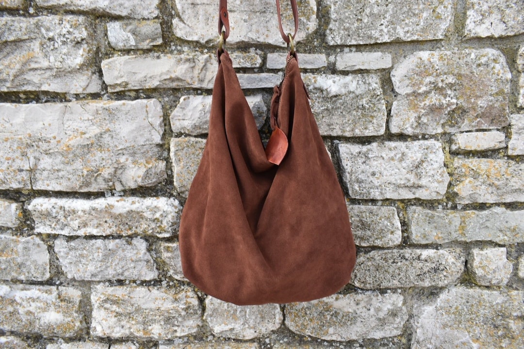 Borsa A Tracolla Donna In Pelle Scamosciata Con Nappe – Elegante E Bohemien