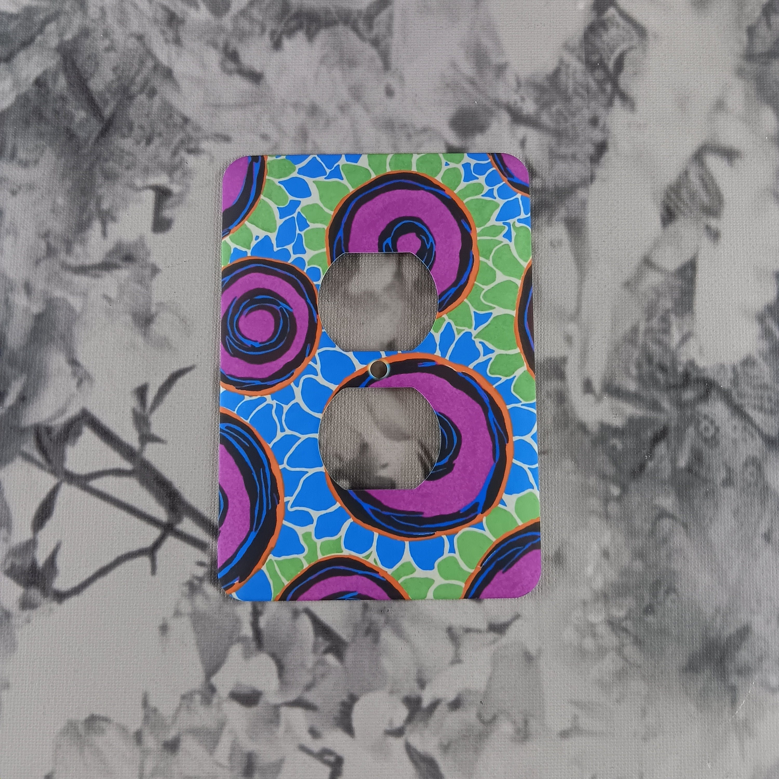 Dynastyprints Slightly Imperfect Metal Duplex Outlet Cover - Retro Floral Print on Metal Cover - 10DR Metal Dual Plex Outlet