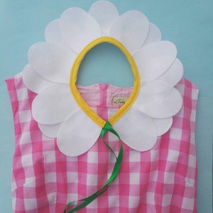 Daisy felt collar accessory flower