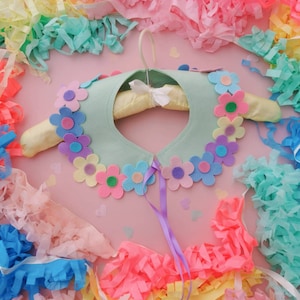 Pastel daisy flower ring felt collar image 1