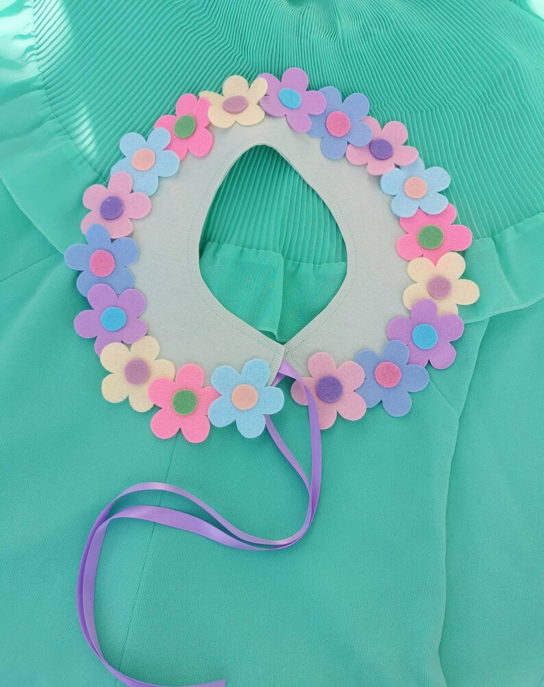 Pastel daisy flower ring felt collar image 2