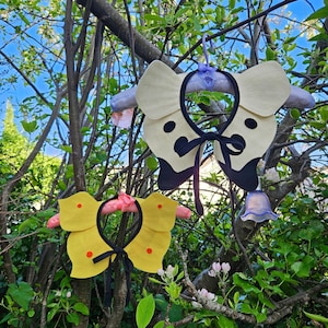 Black and White large cabbage white felt butterfly collar.