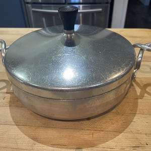 Vintage Wear Ever 8” Aluminum Bain-Marie Pot w/ Lid No. 902 Twisted Handles USA
