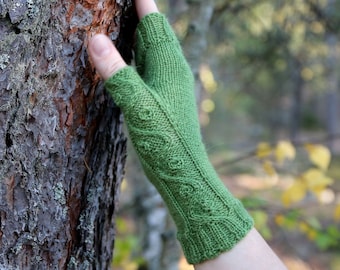 Fingerless Mittens "Frigg's Mitts"  knitting pattern PDF download suitable for advanced knitters, eye catcher, diy holiday gift