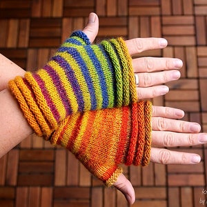 Fingerless Mittens knitting pattern PDF download, easy pattern for beginners and advanced knitters image 1