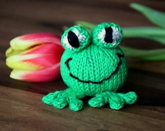 Frog knitting pattern for beginners and advanced knitters, spring gift and decoration, easter, gift for kids and adults