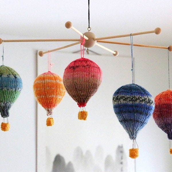 Hot air balloons knitting pattern PDF, mobile hangers, diy gift and decoration, gift for kids and adults, baby shower