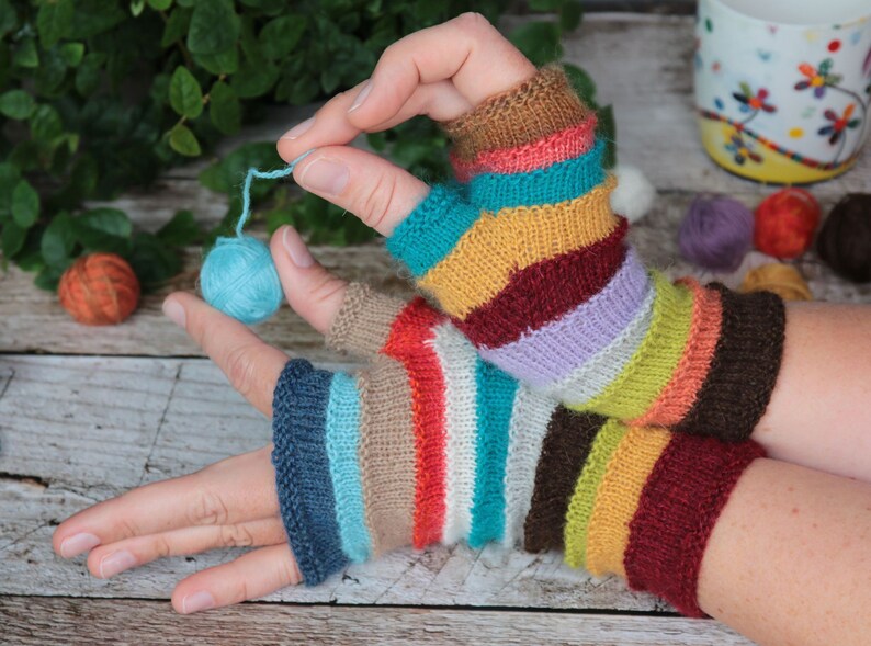 Fingerless Mittens 'Scrappalicious' knitting pattern PDF download, easy pattern for beginners and advanced knitters image 2